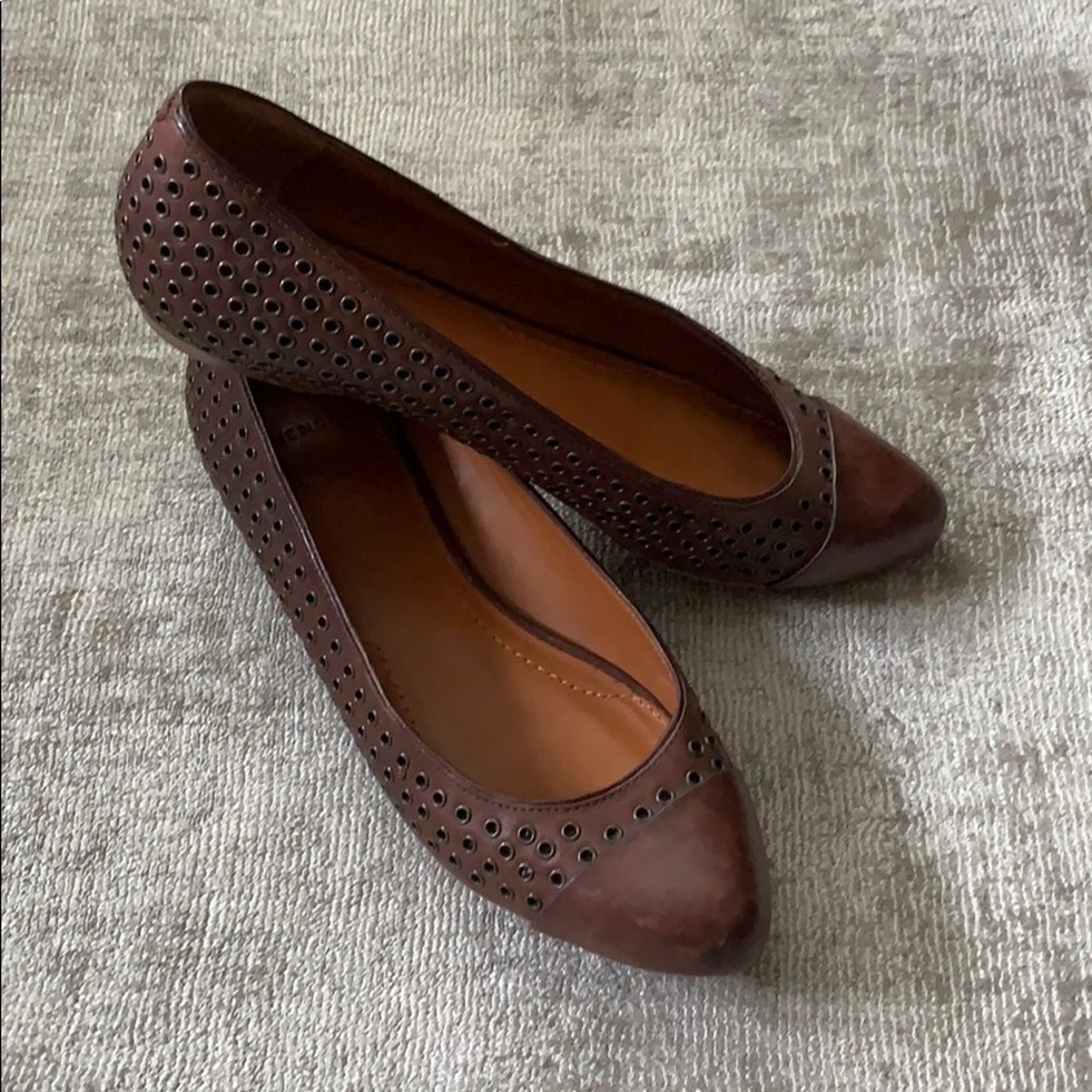 Givenchy flats 😍 SOLD